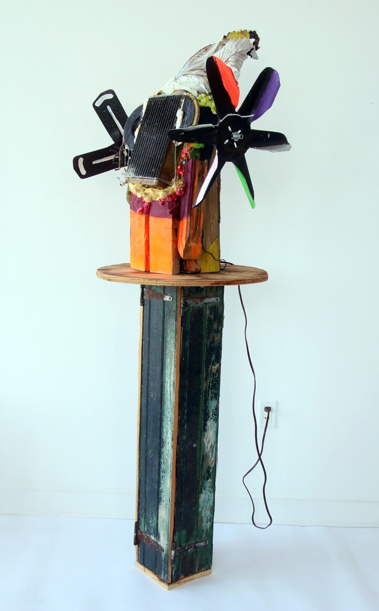 Niki_Singleton_Miz_Dynamitee_threequarters